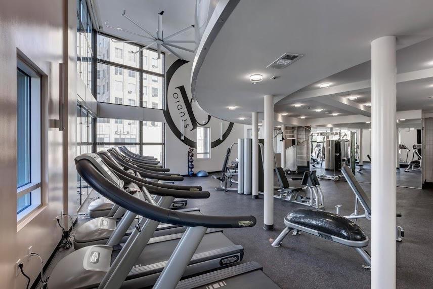 לוס אנג'לס Luxury 2 Bedroom 2 Bathroom With Fitness Center And Pool מראה חיצוני תמונה