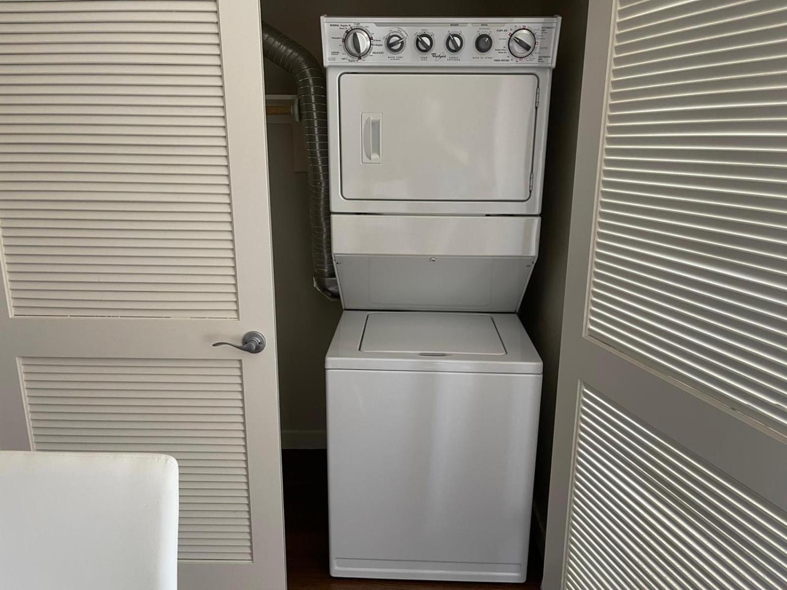 לוס אנג'לס Luxury 2 Bedroom 2 Bathroom With Fitness Center And Pool מראה חיצוני תמונה