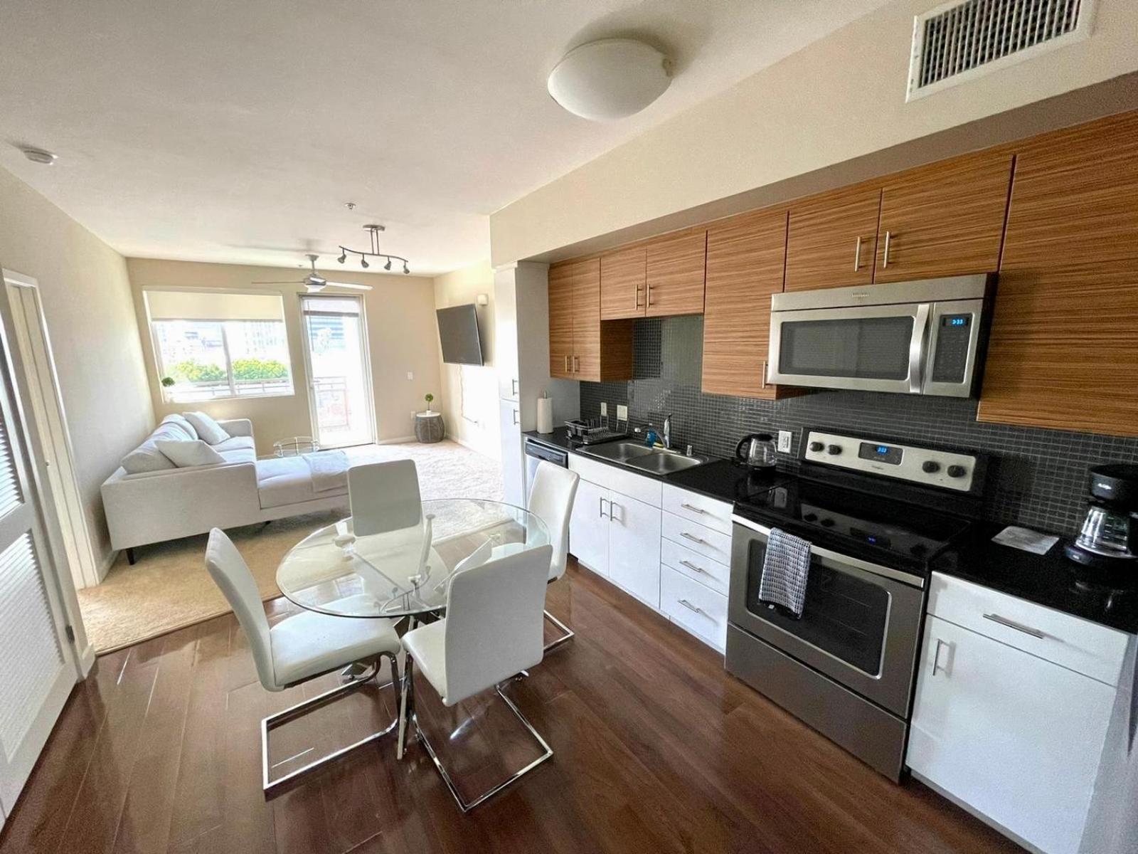 לוס אנג'לס Luxury 2 Bedroom 2 Bathroom With Fitness Center And Pool מראה חיצוני תמונה